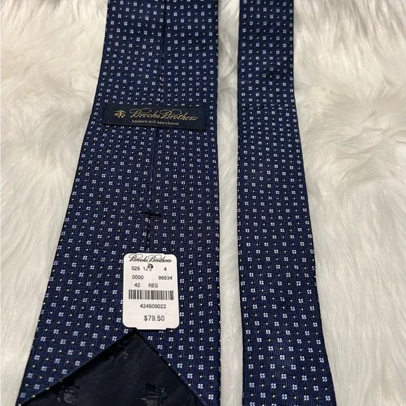 NWT Brooks Brothers Elegant Blue Patterned Men's Tie - Picture 6 of 7